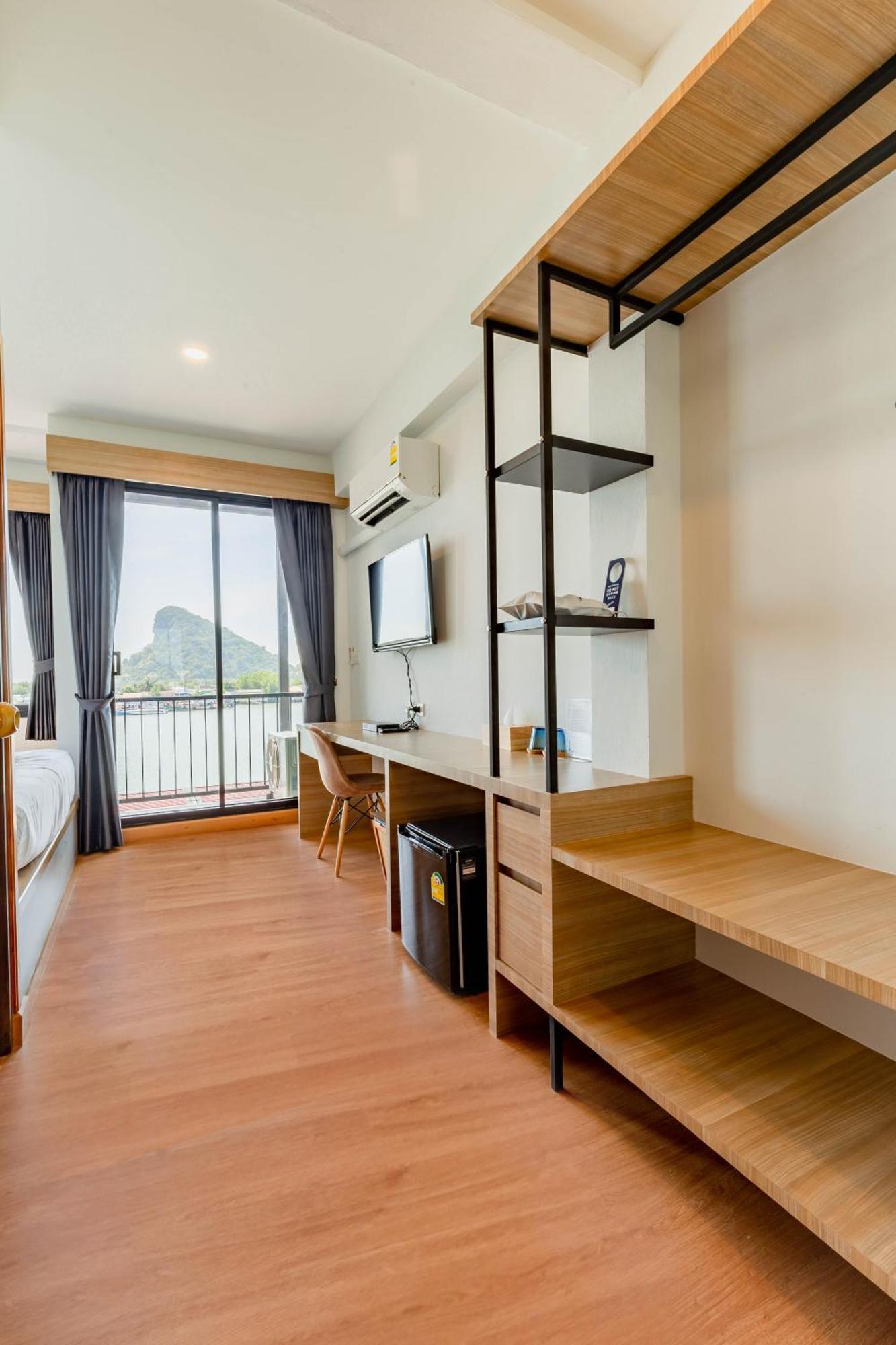 Hotel The Blue C Donsak Surat Thani Exterior foto