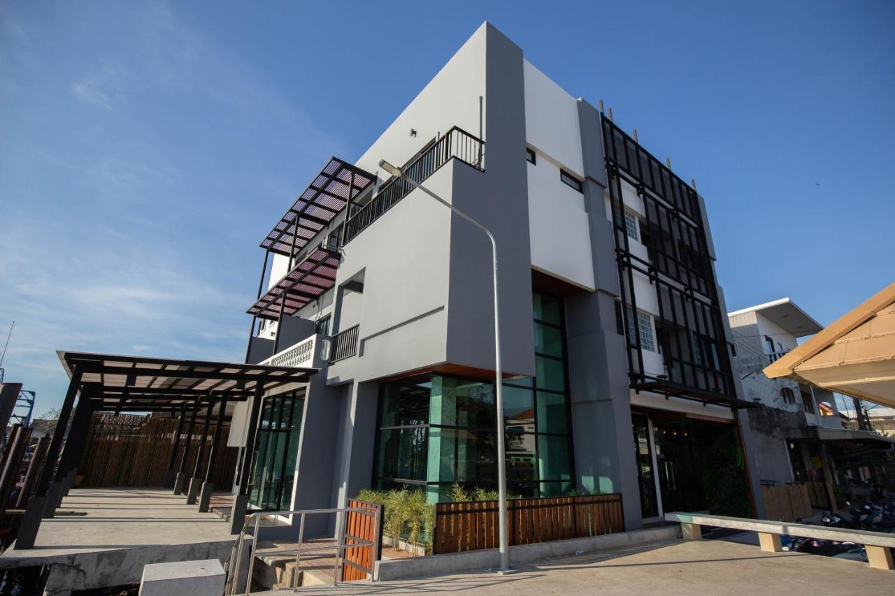 Hotel The Blue C Donsak Surat Thani Exterior foto